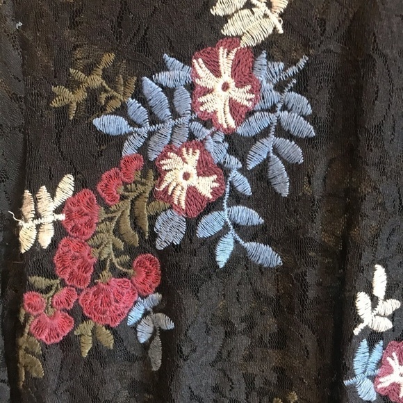 Guess Jovana Embroidered Lace Top Black Small - Picture 7 of 8